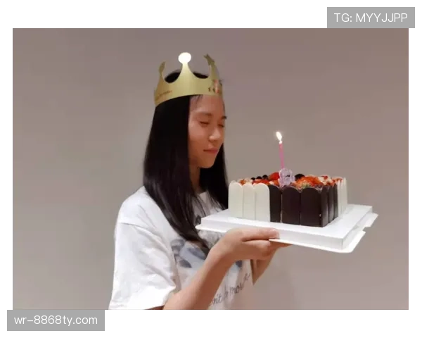 朱雪莹朋友圈晒的豪宅照片，让人一秒忘了她场上拼命样子