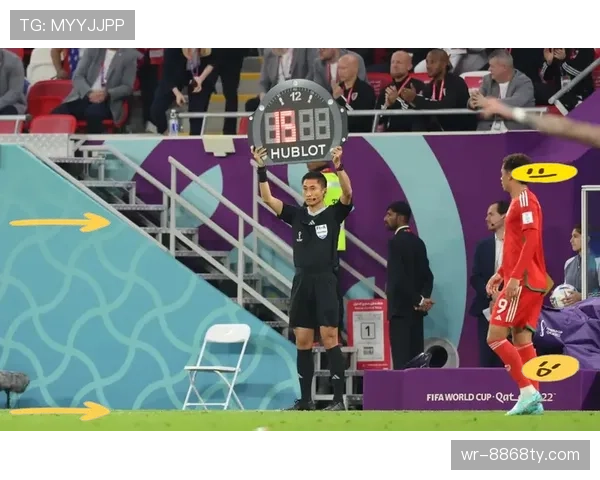 第四官员在足球比赛中负责哪些规则执行与替补管理职责