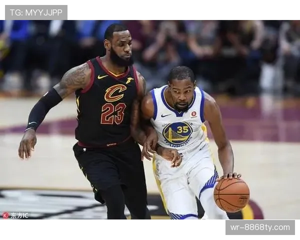 防守三秒违例到底怎么判?NBA与FIBA的规则差异详解